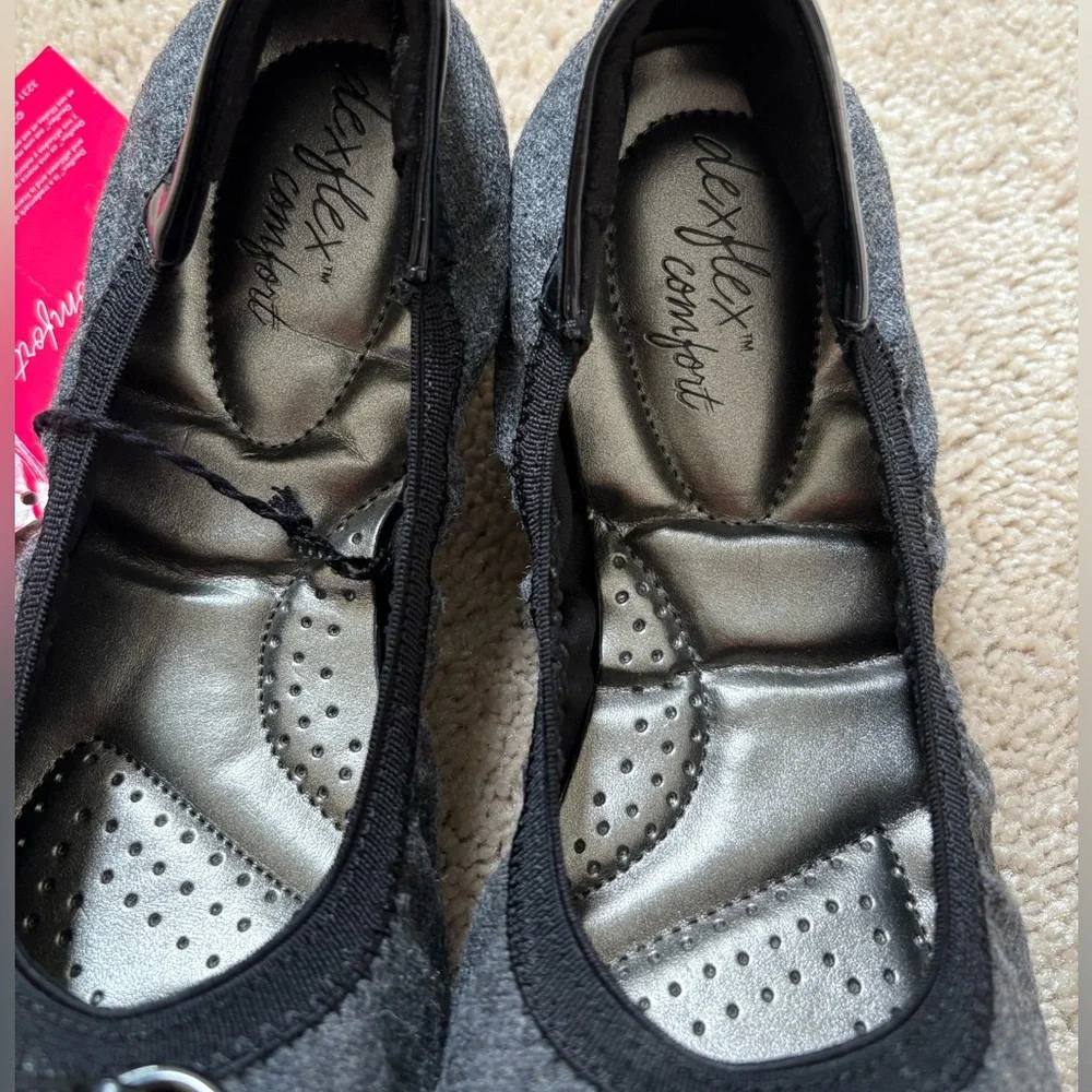 Women's Black and Grey Ballet Flats